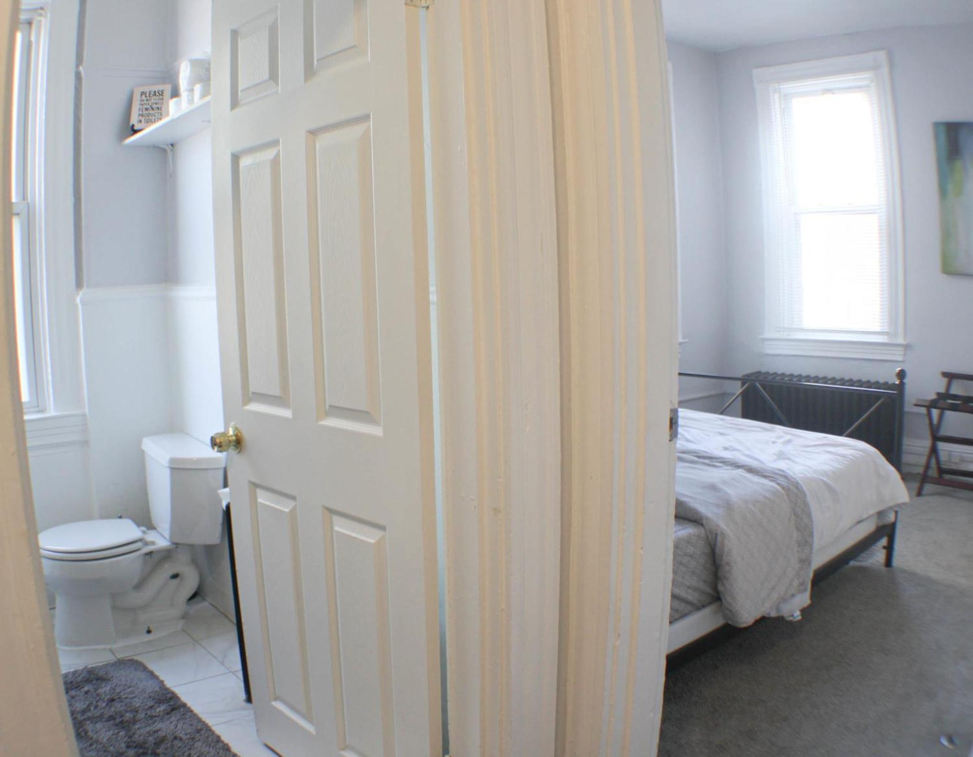 3 Bedroom - Off Street Parking - Amazing View Nearby Apartamento